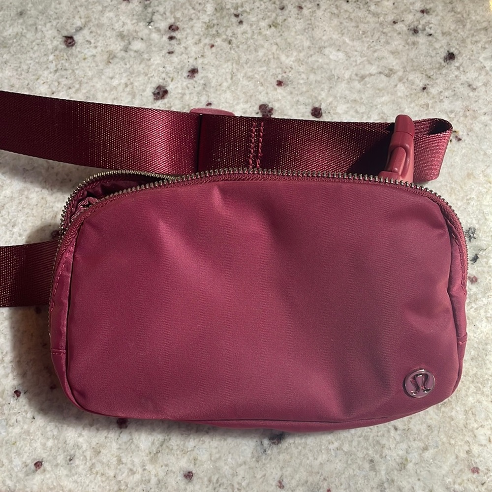 Lululemon belt bag
